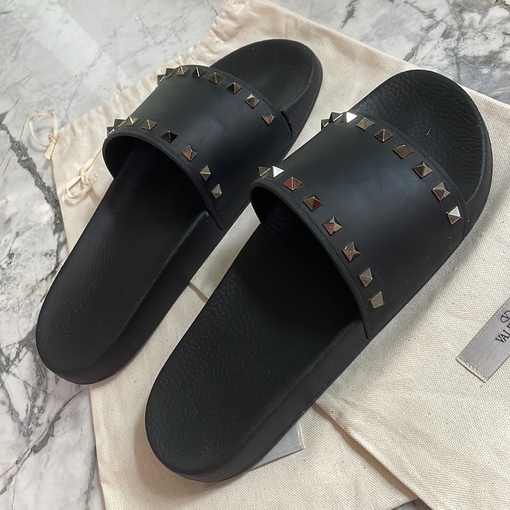 VALENTINO Rockstud Rubber Slider Sandal🖤 - Picture 7 of 15